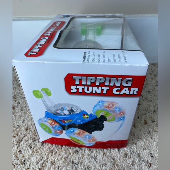 Tipping Stunt Car 3+ Remote control Toy - Picture 4 of 5